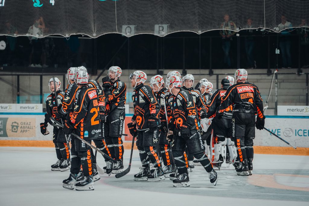 Teil zwei im unfreiwillig "ausgedehnten" Heimspiel-Doppel der Moser Medical Graz99ers. Das verschobene Sonntag-Match gegen Hydro Fehérvár AV19 wird am morgigen Dienstag (18.30 Uhr) nachgeholt. Und da war doch etwas, mit den Ungarn in der vergangenen Saison?